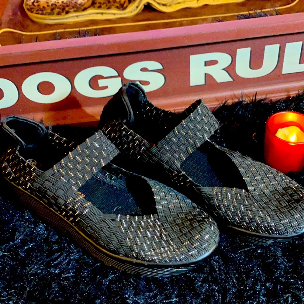 BERNIE MEV STRAPPY BLACK SANDALS WITH SILVER ACCENTS